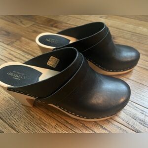 EUC Swedish Hasbeens Womens Hasbeens Black Mules Size 9 Medium (B, M)
